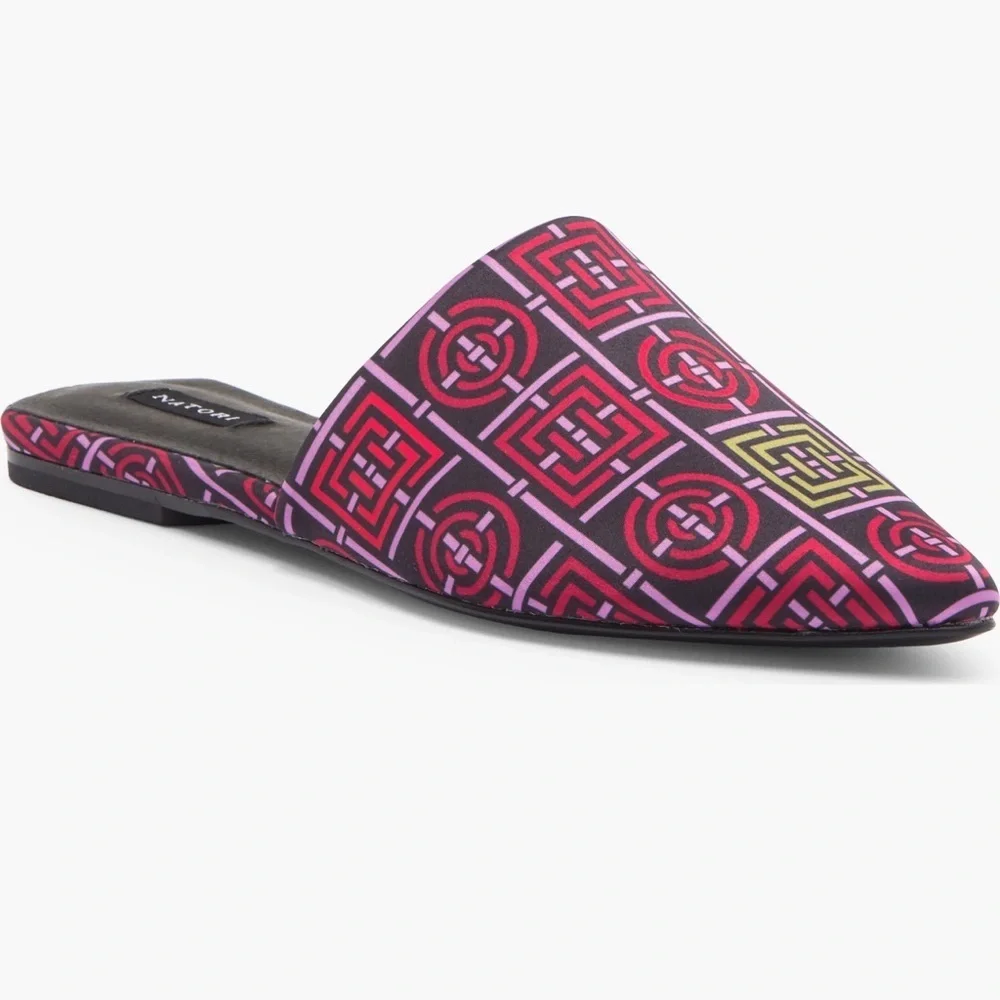 NATORI pointed toe satin mule